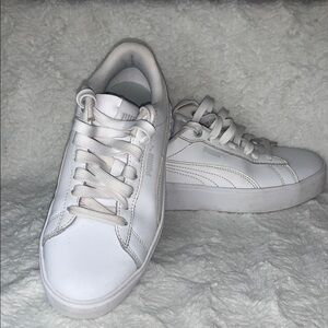 Like New PUMA White Sneakers